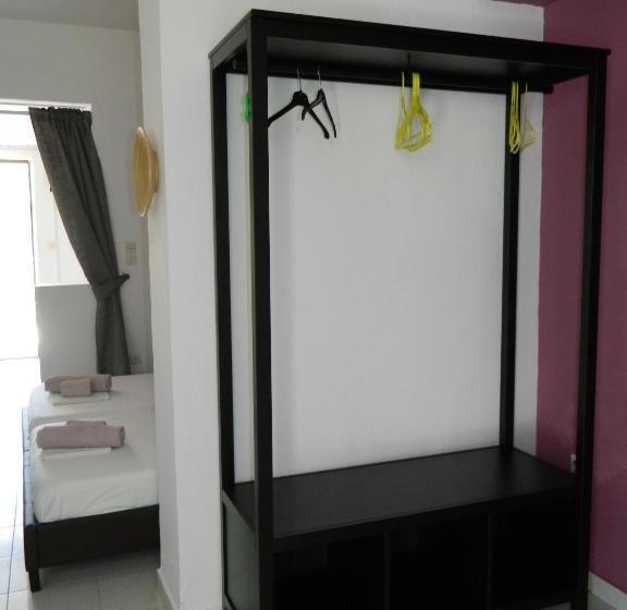 استودیوی استاندارد, Roseberry Studios