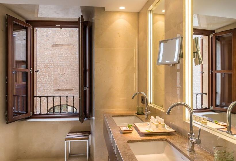 Номер Стандарт, Castell Son Claret   The Leading Hotels Of The World