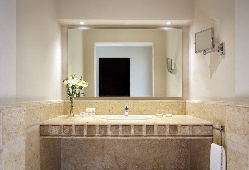 バスタブ付きスタンダードルーム, Coral Sea Holiday Resort And Aqua Park