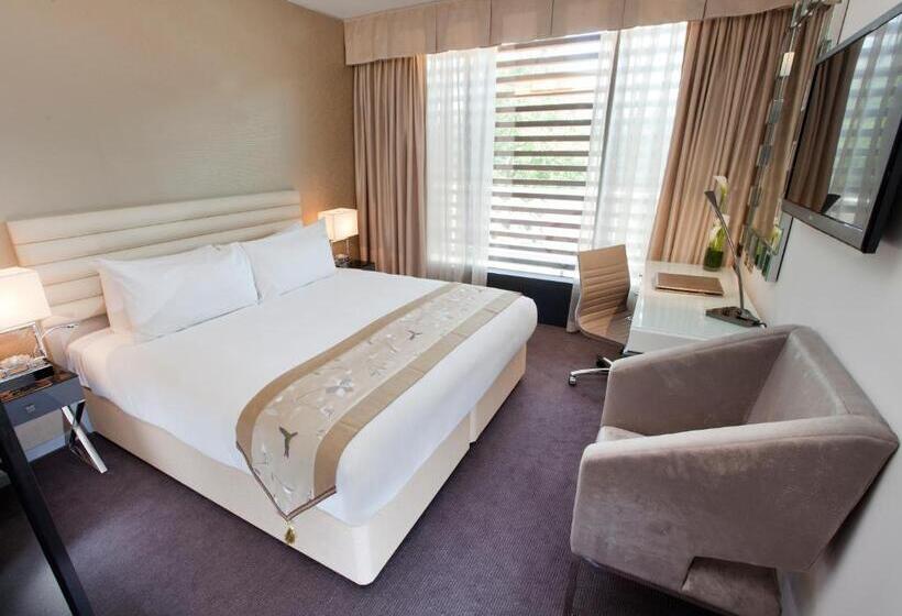 Номер Стандарт, Dorsett Shepherds Bush London