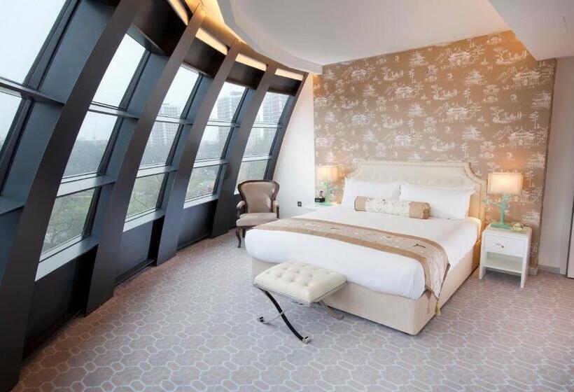 Студия Стандарт, Dorsett Shepherds Bush London