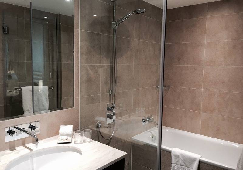 Номер Стандарт, Dorsett Shepherds Bush London