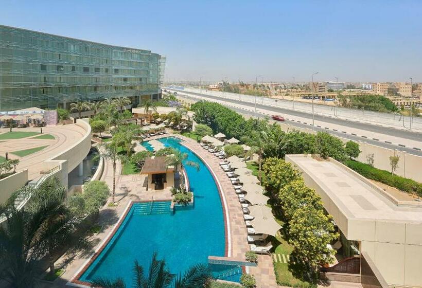 Студия Стандарт, Le Méridien Cairo Airport