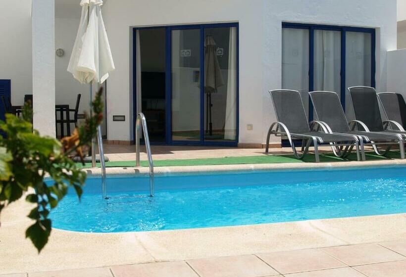 Вилла 3 Спальни с Бассейном, Villas Puerto Rubicon