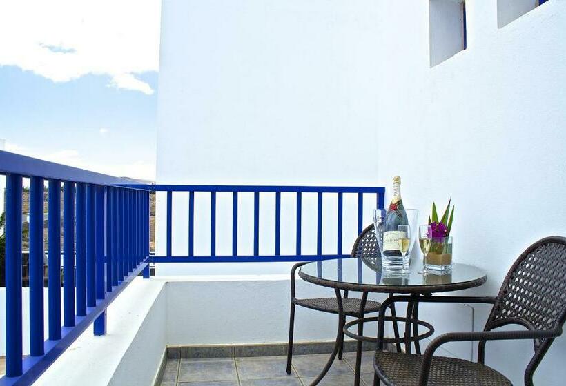 Вилла 3 Спальни с Бассейном, Villas Puerto Rubicon