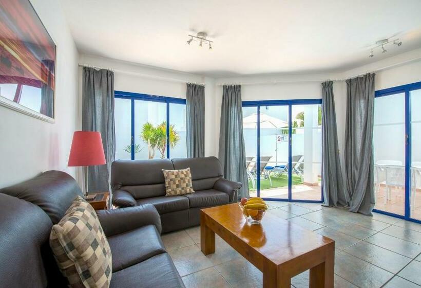 Вилла 3 Спальни с Бассейном, Villas Puerto Rubicon