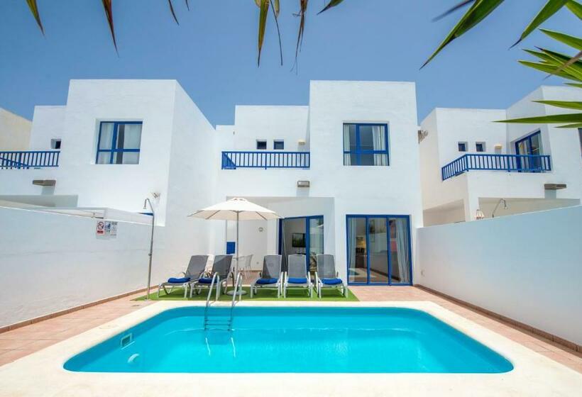Вилла 3 Спальни с Бассейном, Villas Puerto Rubicon