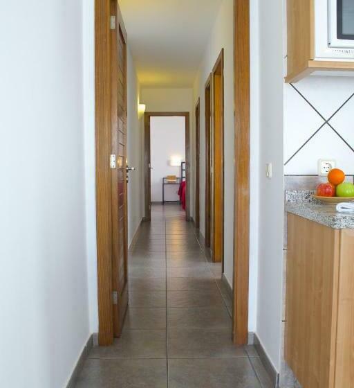 Вилла 3 Спальни с Бассейном, Villas Puerto Rubicon
