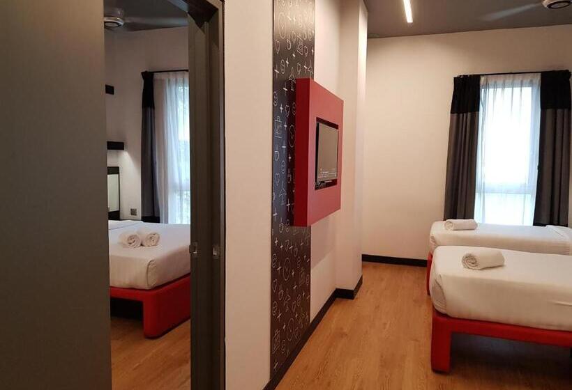 Четырехместный Номер Стандарт, Tune Hotel Klia   Klia2