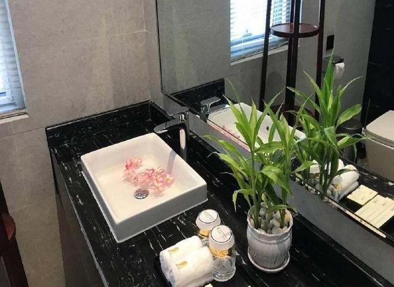 مجموعه ویستا شهر, V V Hotel Battambang