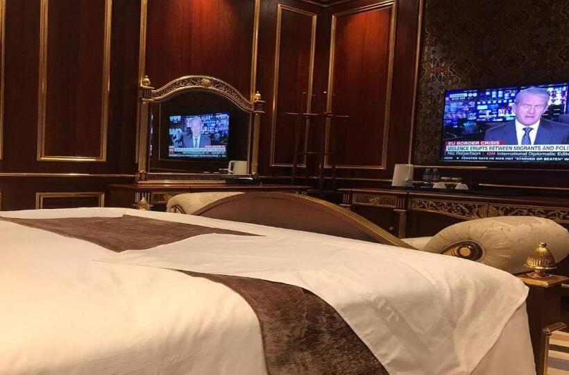مجموعه ویستا شهر, V V Hotel Battambang