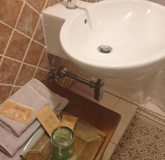اتاق استاندارد, Helga S House  Una Finestra Sul Borgo