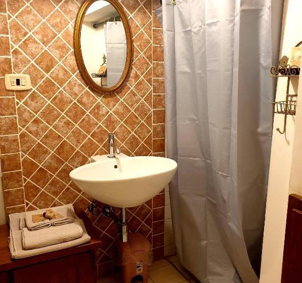 اتاق استاندارد, Helga S House  Una Finestra Sul Borgo