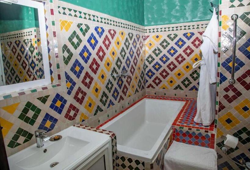Люкс Deluxe Кровать Кинг, Ksar Elkabbaba Kasbah & Spa
