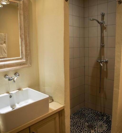 إستوديو قياسى, Le Couvent D Hérépian   Hôtel & Spa
