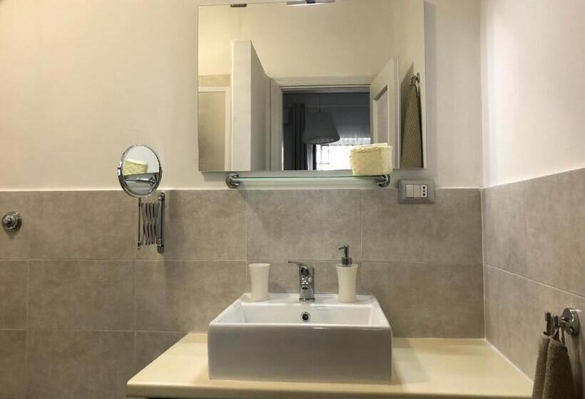 Номер Стандарт Трехместный, Golden Mile B&b