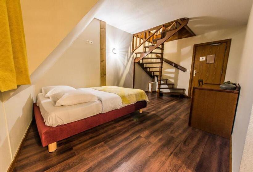 Семейный Номер Вид на Сад, Hôtel Au Lion