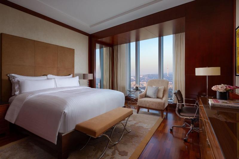 Deluxe Room Mountain View, The Ritzcarlton, Almaty