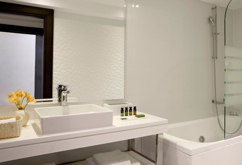 Номер Стандарт Боковой Вид на Море, Pomegranate Wellness Spa