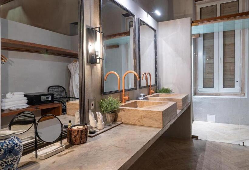 מיטת קינג בסוויטה, Casa Don Luis By Faranda Boutique