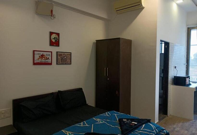 Студио Стандарт с Балконом, Ivy Pali Studio Rooms , Dhokshet