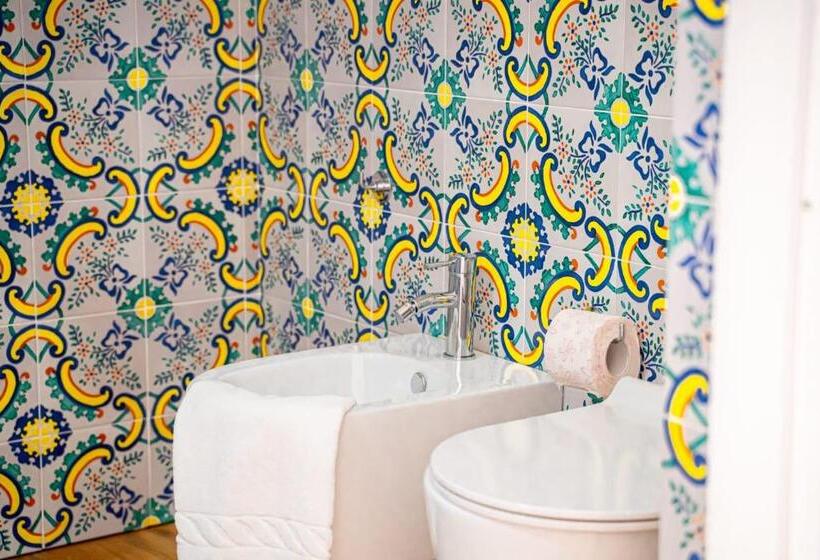 اتاق استاندارد چهارنفره با بالکن, Gioia Mia Suites