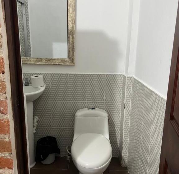 Номер Стандарт Трехместный, Hostal Y Restaurante La Toscana