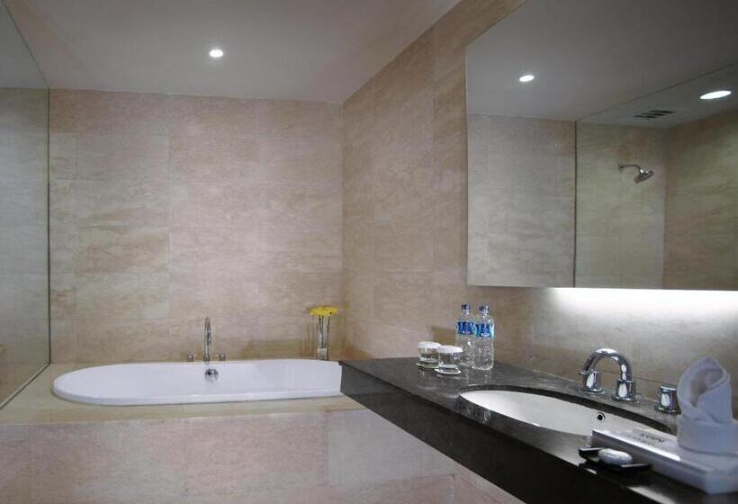 Номер Премиум, Aston Makassar Hotel & Convention Center