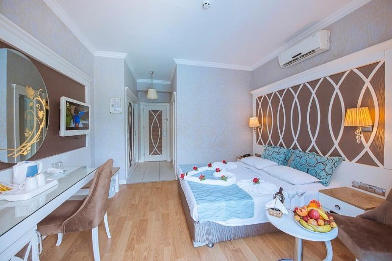 اتاق استاندارد با چشم‌انداز استخر, Ocean Blue High Class Hotel & Spa