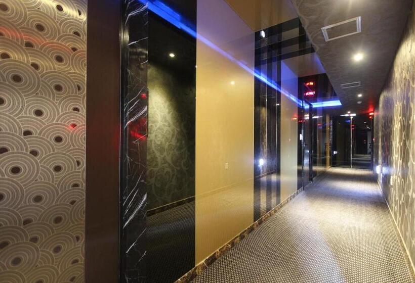 Номер Deluxe, Sono
