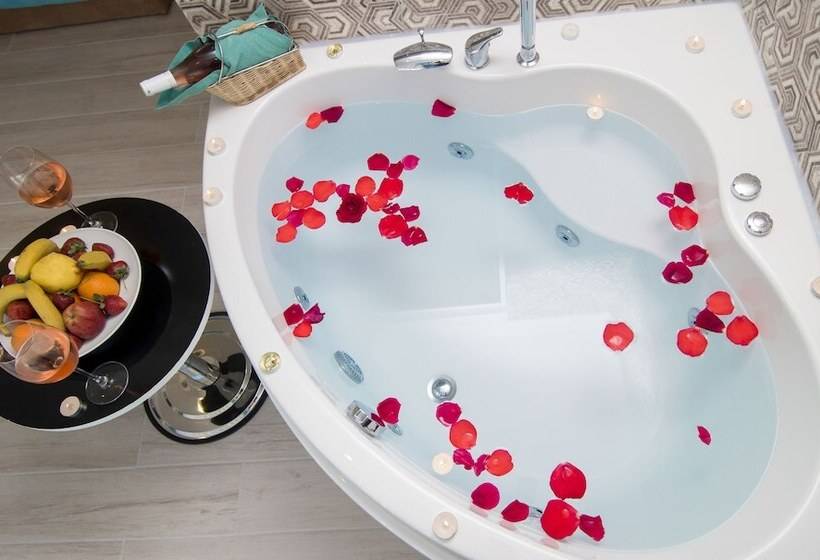 اتاق لوکس با وان آب گرم, Ocean Blue High Class Hotel & Spa