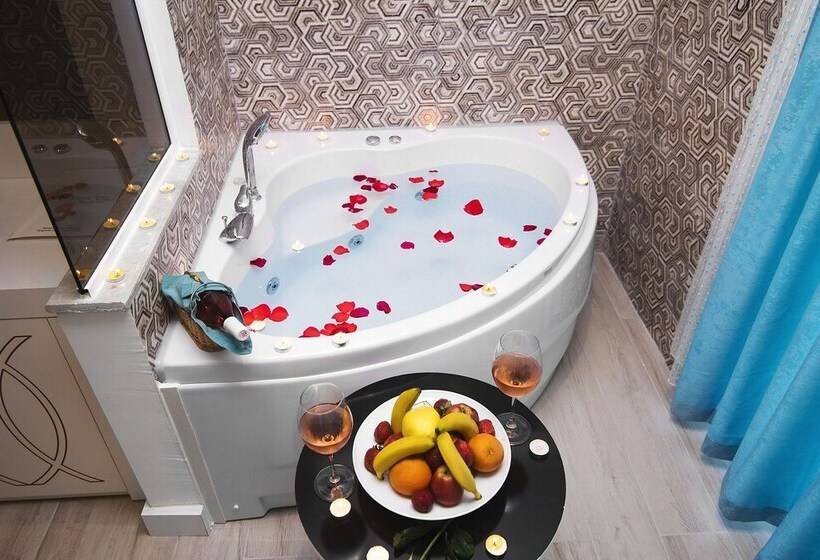 اتاق لوکس با وان آب گرم, Ocean Blue High Class Hotel & Spa