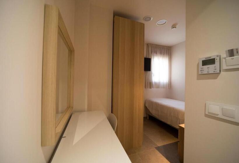 Номер Стандарт Индивидуальный, Hostal Martínez