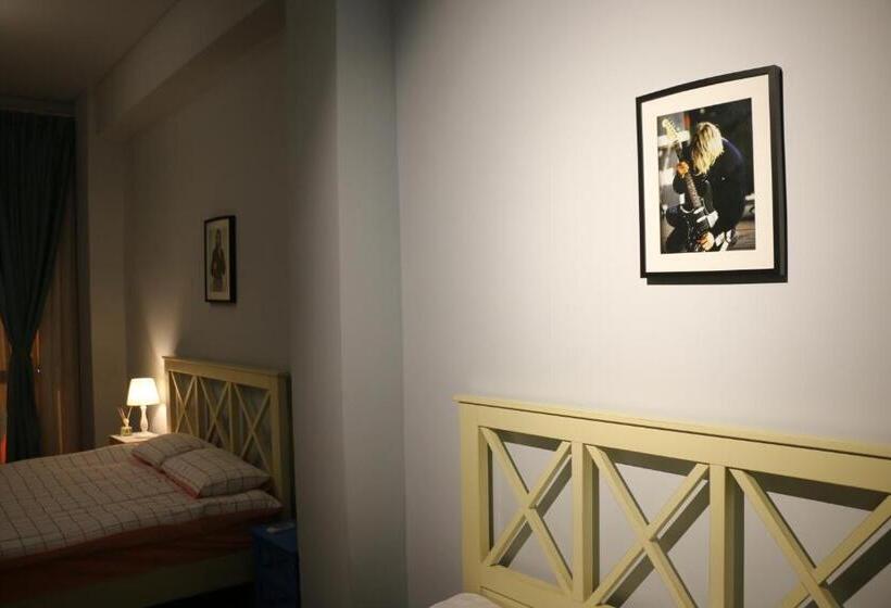 Quarto Deluxe, 97 Rock Hostel