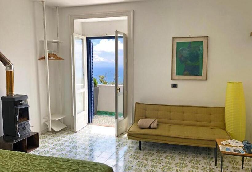 Номер Deluxe Вид на Море с Балконом, Casa Flora B&b