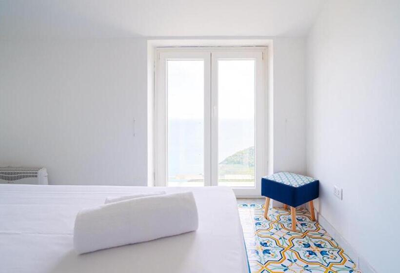 Номер Deluxe Вид на Море, Casa Flora B&b