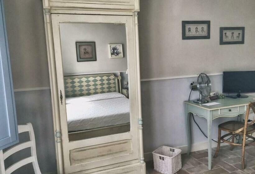 Quarto Triplo Estandar, Giardino Dei Sugheri