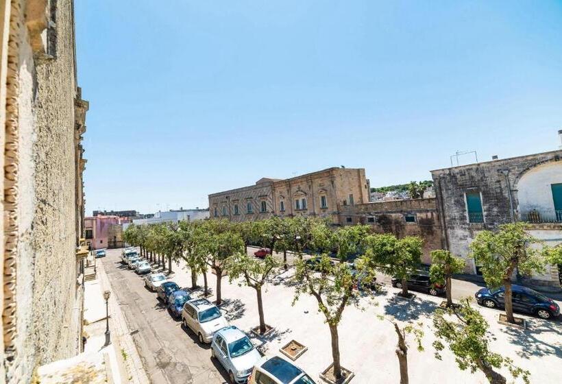 Номер Стандарт, Palazzo Ducale Sangiovanni