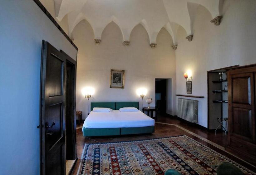 غرفة قياسية, Palazzo Ducale Sangiovanni