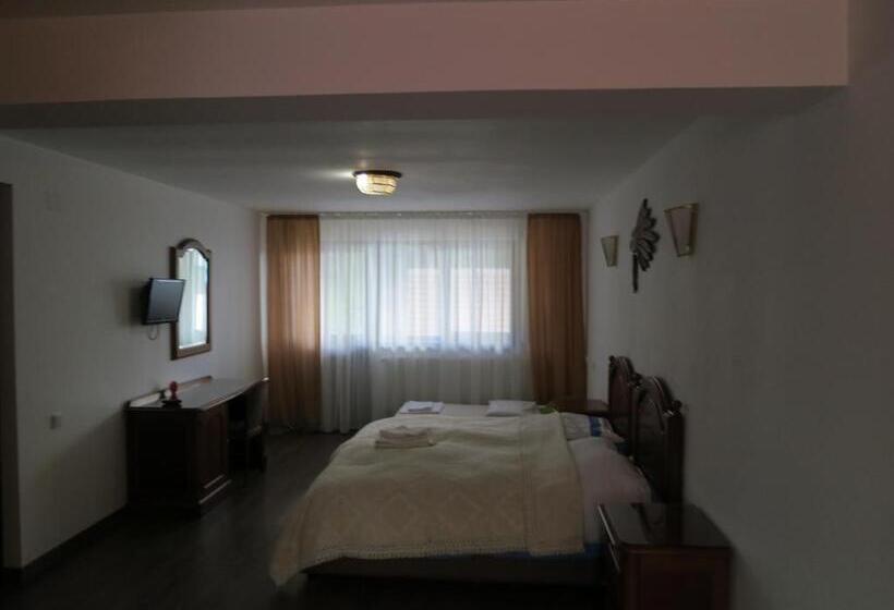 غرفة ديلوكس, Cetina