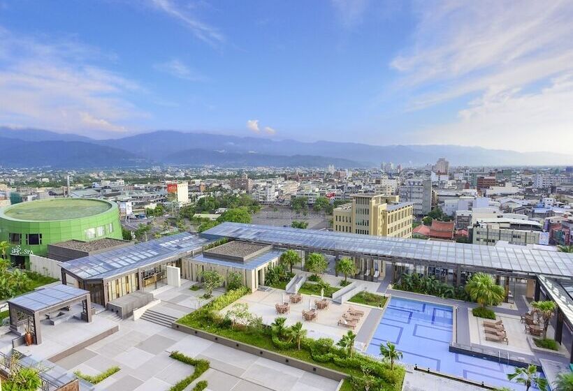 اتاق خانوادگی, Silks Place Yilan