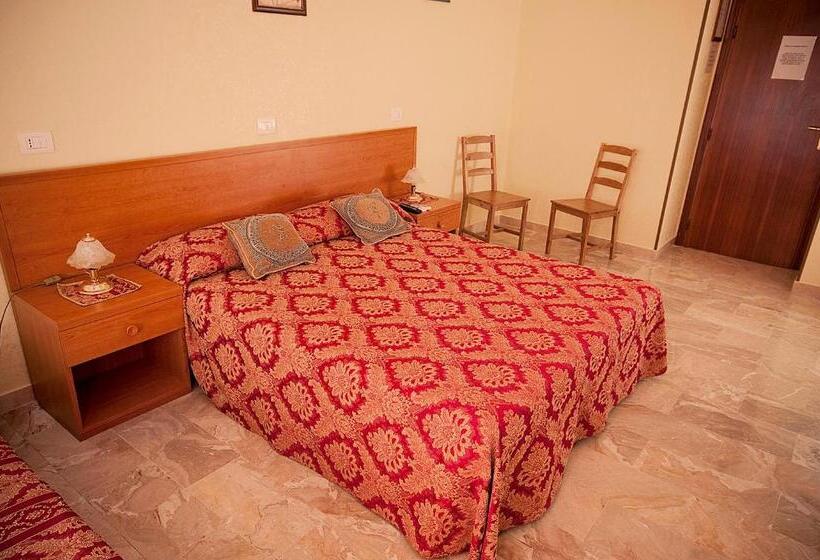 Quarto Estandar, Parioli House