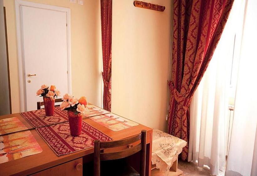Quarto Estandar Individual, Parioli House
