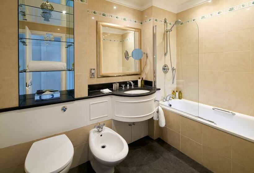Апартаменты Deluxe 3 Спальни, Cheval Knightsbridge