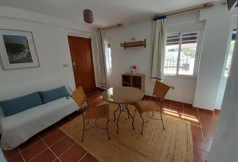 استودیوی استاندارد, Hostal San Juan