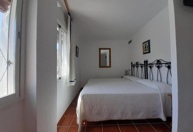 استودیوی استاندارد, Hostal San Juan