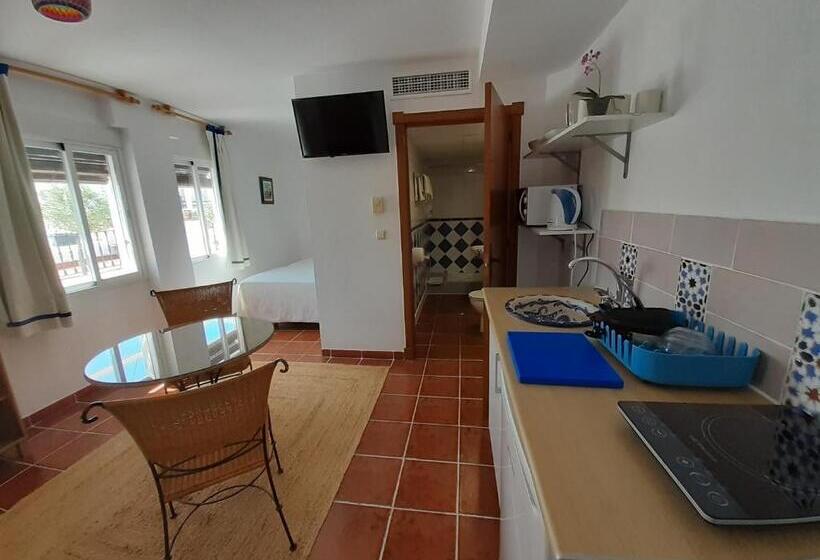 استودیوی استاندارد, Hostal San Juan