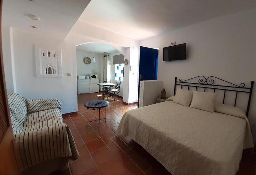 استودیوی استاندارد, Hostal San Juan