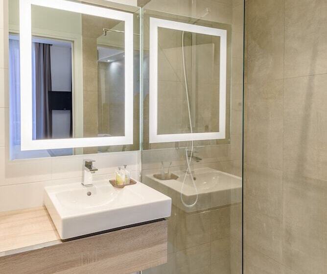 Номер Стандарт, Grand Hôtel Clichy Paris