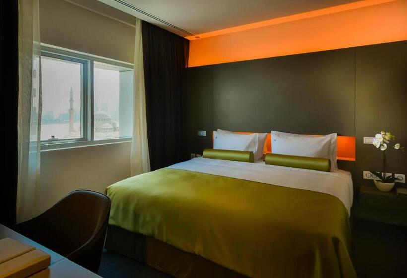 Family Suite, 72 Sharjah Waterfront